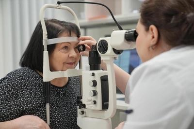 Krasnoyarsk Specialists on Cataract Cure Without Surgery