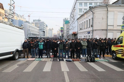 Москва встретила Ураза-байрам молитвами и толпами