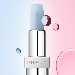 Бальзам для губ голубого цвета? С Prada Beauty возможно все