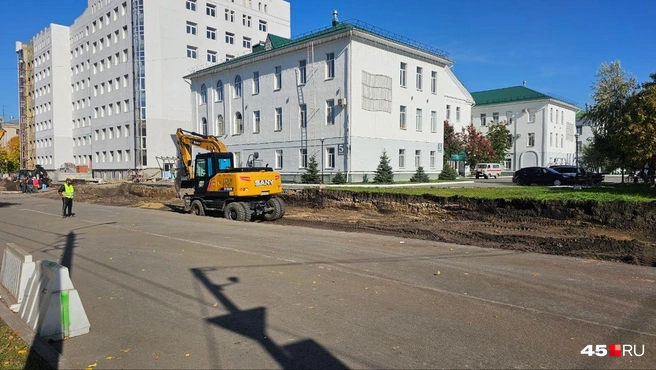 Возле нового здания поликлиники благоустроят территорию | Источник: Дарья Никитченко / 45.RU