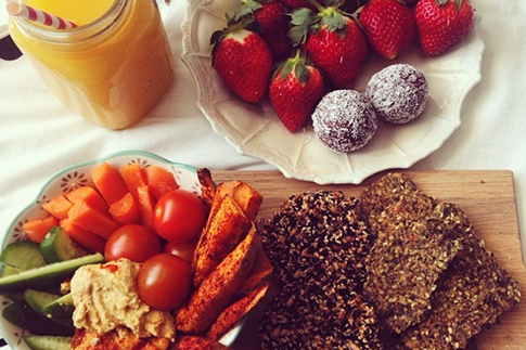 INSTAGRAM (запрещенная в России экстремистская организация) @FEEDINGMINDBODYSOUL