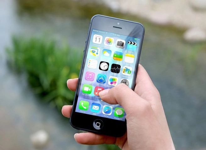 Apple разрабатывает iPhone с вогнутым дисплеем | ya62.ru