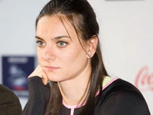 Елена Исинбаева так много работает, что видит дочь только по ночам