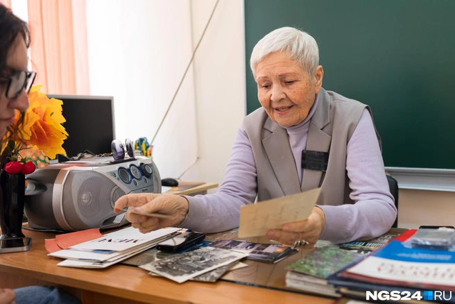 Когда учитель узнала про интервью, сразу сказала, что возьмет альбом с фото | Источник: Мария Ленц / NGS24.RU 