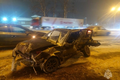 Три автомобиля столкнулись на трассе М-8 под Ярославлем