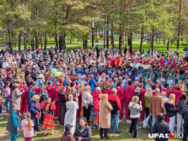 Сотни людей пришли на праздник | Источник: Булат Салихов / UFA1.RU