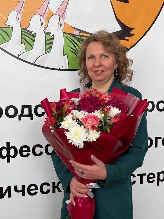 Учитель географии школы № 49 Жанна Макарова | Источник: Школа № 49, Курган / vk.com
