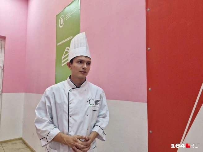 Владимир Колотырин некоторые наработки уже исполняет дома на бис | Источник: Виктория Федорова / 164.RU