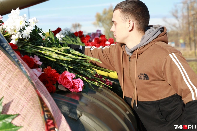 Были и обычные горожане  | Источник: Михаил Шилкин 
