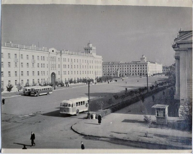 Площадь, 1950-е гг. | Источник: Старый Курган / Vk.com