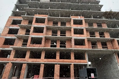 В Сургуте на строительстве погиб плотник