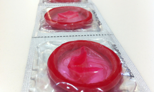 Небезопасная безопасность: Роскачество нашло в презервативах слишком много цинка и спирта