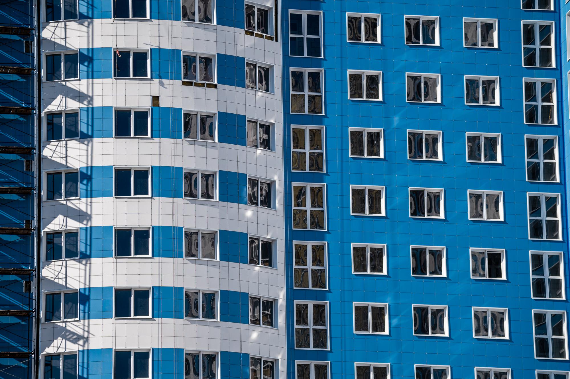 «Никто не был готов: ни застройщики, ни власть». Почему в Ростове останавливают стройки и не покупают жилье?