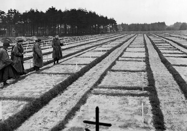 Через лагерь прошло около 300 тысяч военнопленных | Источник: Fred Ramage / AP Photo