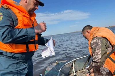 Инспекторы ГИМС патрулируют реку Печора в НАО