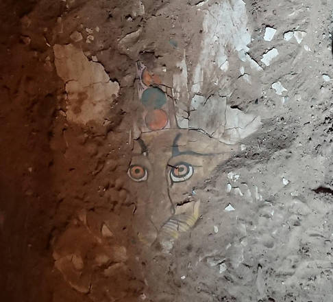 В Египте обнаружили древний саркофаг с изображением леопарда