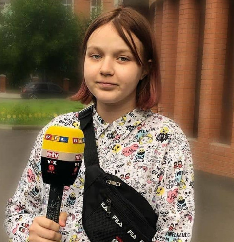 Забеременевшая в 13 лет Дарья Суднишникова показала живот после родов