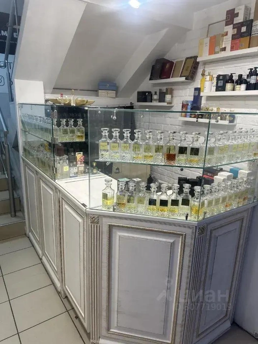 Зато работать можно в самом центре | Источник: krasnodar.cian.ru