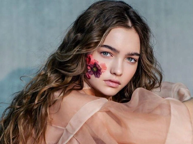 Анастасия — единственная российская модель, которая снималась для Vogue Bambini | Источник: anasrasiabezrukovaofficial / Instagram.com (экстремистская организация, деятельность запрещена на территории РФ)