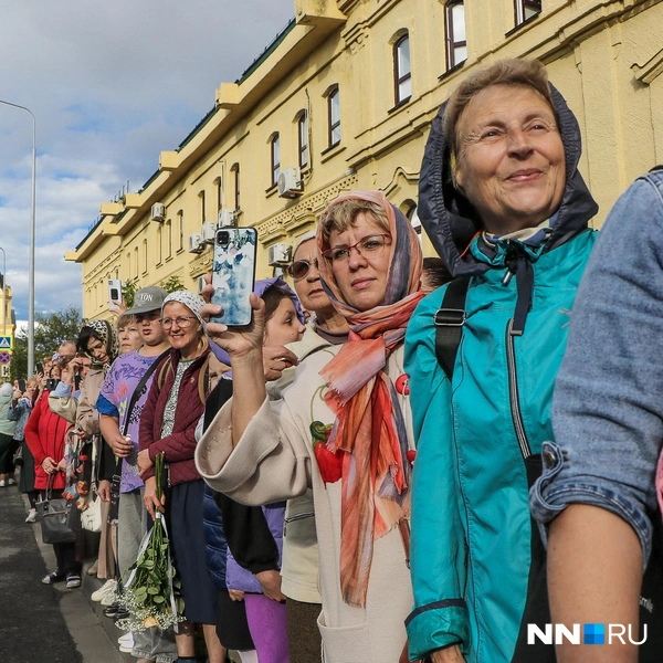 Святому молятся о финансовой помощи, работе, жилье | Источник: Наталья Бурухина / NN.RU