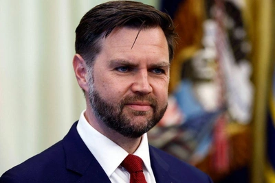 JD Vance смутился на выступлении в Айове — «Может, ему нужно пройти когнитивный тест»