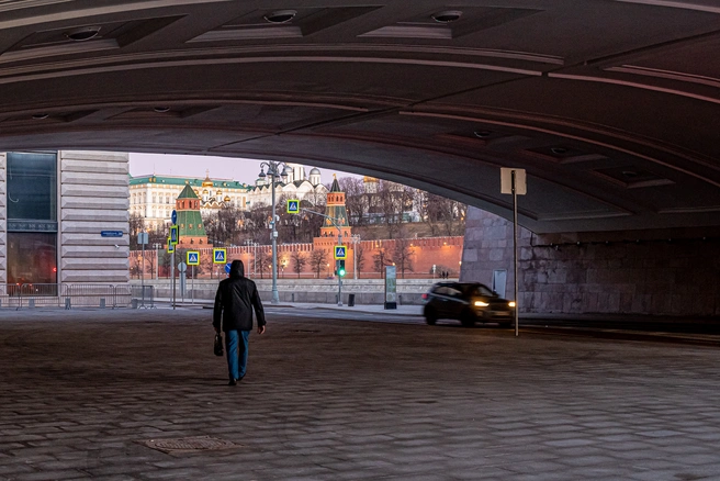 В центре Москвы женщина упала с Большого Москворецкого моста | Источник: Олег Фёдоров / CHITA.RU