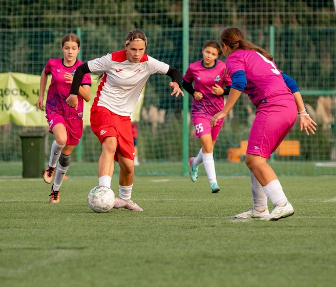 Спортсменки встретились с противниками из разных городов | Источник: «ЮниСтат»