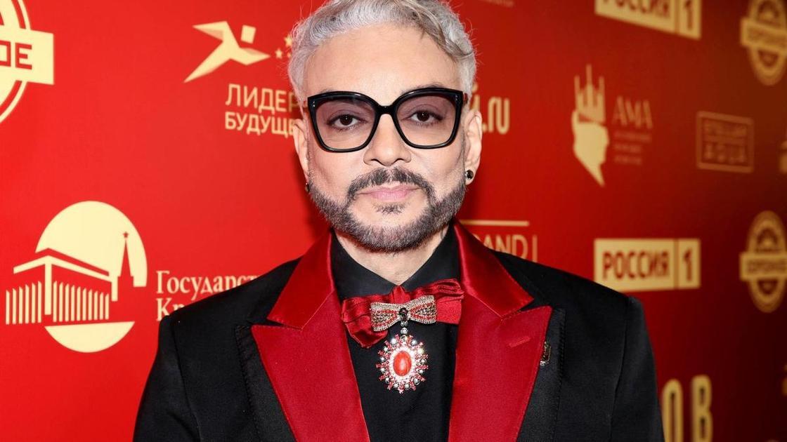 Филипп Киркоров приехал на премьеру в костюме лаваша