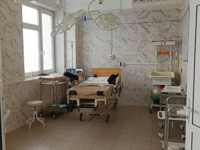 Роддом не славится шикарным ремонтом, но большинство отзывов о врачах в последние годы положительные и даже хвалебные | Источник: городская больница № 14