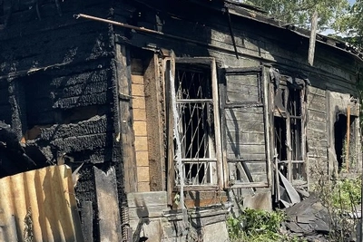 Опубликованы кадры сгоревшего дома на Хлебной