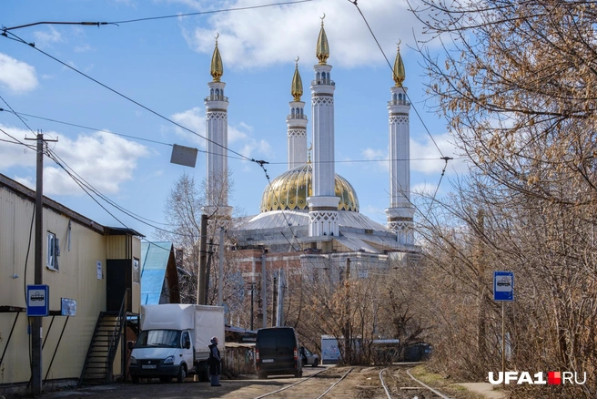 Доказательство того, что Уфа — город контрастов | Источник: Булат Салихов / UFA1.RU