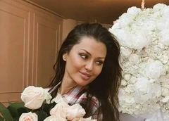 Боня разбирает завалы подарков после 45-летия: сумка Hermes за 2,5 млн, чайный сервиз за 90 тыс и другие роскошества