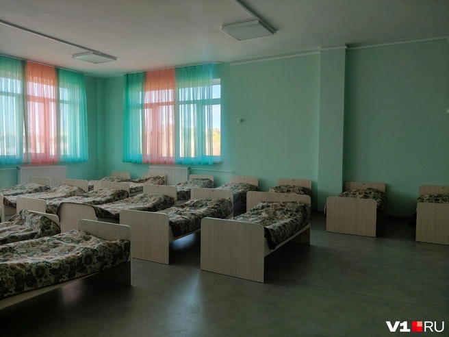 Классическое расположение кроваток&nbsp;— навевает воспоминания, которые могли утечь с годами | Источник: Мария Умнова / V1.RU