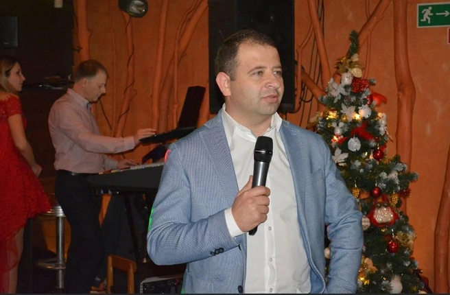 По данным мос.ру, у главы управы три образования: два — в военных вузах и одно в гражданском | Источник: Дмитрий Валерьевич Сапронов / Facebook (деятельность запрещена в РФ)