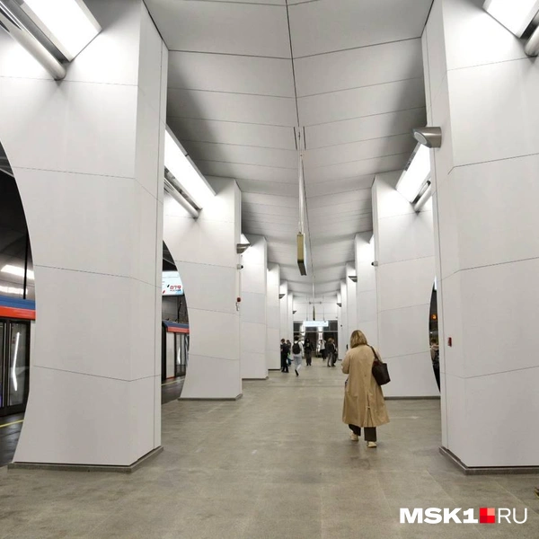 Своды на станции выполнили в светлых тонах | Источник: Дарья Шутова / MSK1.RU