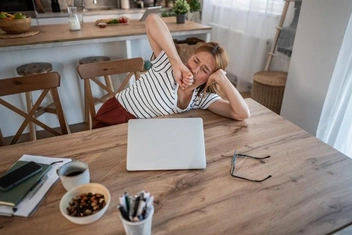 Отпуск не поможет: полный гайд по выходу из профессионального выгорания