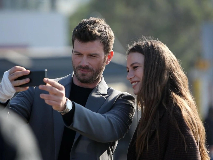 Сериал «Семья» не только рассказывает о мафии, но и поднимает такие важные темы, как детские травмы и обиды, а также освещает конфликты поколений. | Источник: Кадр из сериала «Семья»