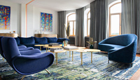 Синий диван в гостиной: 30+ примеров