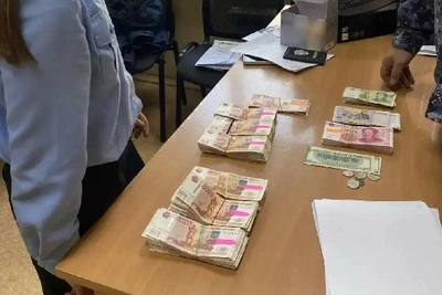 Китаянка пыталась провезти через границу 3,2 млн рублей