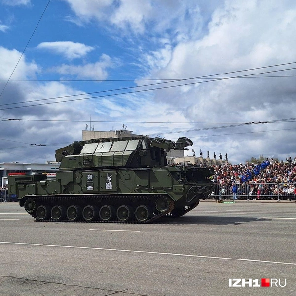 Ведущие рассказывали о вкладе каждого из ижевских оборонных предприятий в победу над фашизмом | Источник: Юлия Дёмина / IZH1.RU