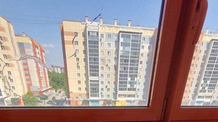 В Челябинске полиция не стала наказывать мужчину, расстрелявшего окна в «Академе»
