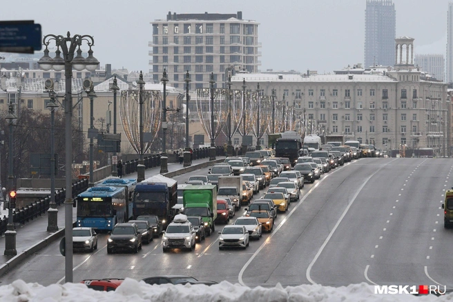 Обстановка на Большом Каменном мосту | Источник: Артем Устюжанин / MSK1.RU