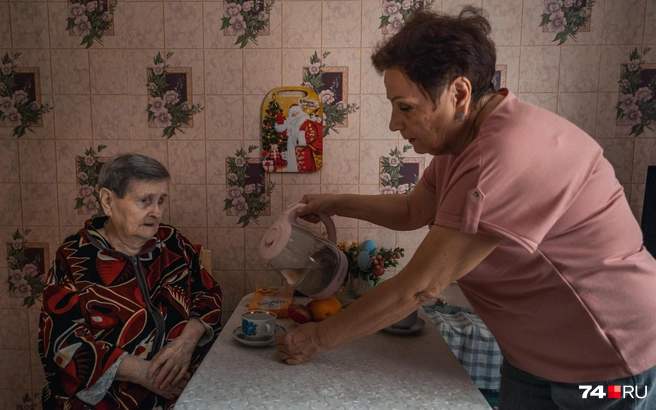 Некоторым приходится отказаться от работы, чтобы посвятить себя уходу за родными | Источник: Наталья Лапцевич / 74.RU