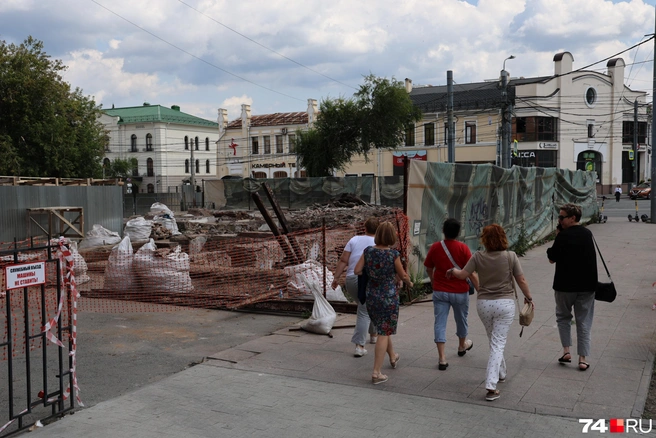 Площадка огорожена, но результат реконструкции хорошо просматривается | Источник: Наталья Лапцевич 