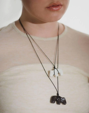 Этого белого мишку можно увидеть в самой Третьяковке | Источник: Эва — пермские украшения / Vk.com