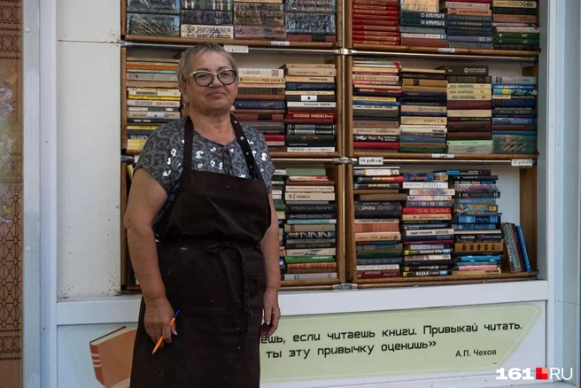 Руководительница «Книжной находки» Ольга Вершина | Источник: Евгений Вдовин / 161.RU