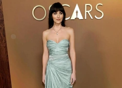 Фисташковый дресс-код: завораживающий фаворит звезд на балу Governors Awards 2025 — от Дакоты Джонсон до Кейт Хадсон