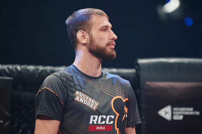 Читинскому бойцу Андрею Пуляеву сломали челюсть во время боя в UFC