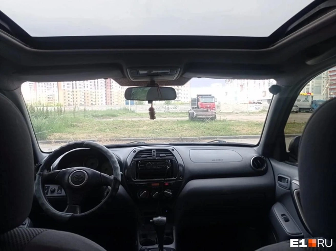 Полиция Омска начала поиск бывшего владельца угнанной Toyota | Источник: читатель E1.RU