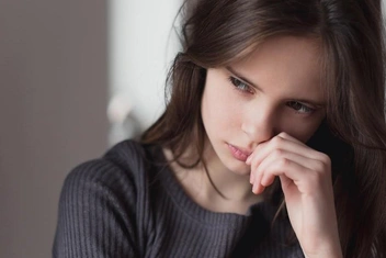 «Согласилась на интим „по дружбе“, но влюбилась. Не могу забыть его уже несколько лет»